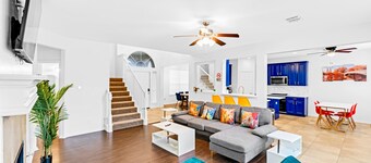 4 BR w/pool, 10 min to Six flags, AT&T Stadium & Globe life park 