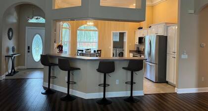 Equestrian lovers Oasis w/Pool