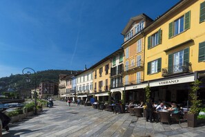 Outdoor dining - Holiday apartment with air conditioning and balcony (Verbania)