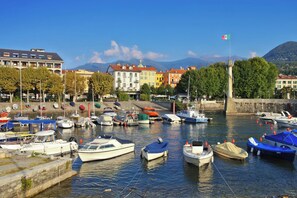 Marina - Holiday apartment with air conditioning and balcony (Verbania)