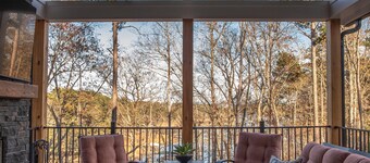 Lakeside Haven with Gourmet Kitchen