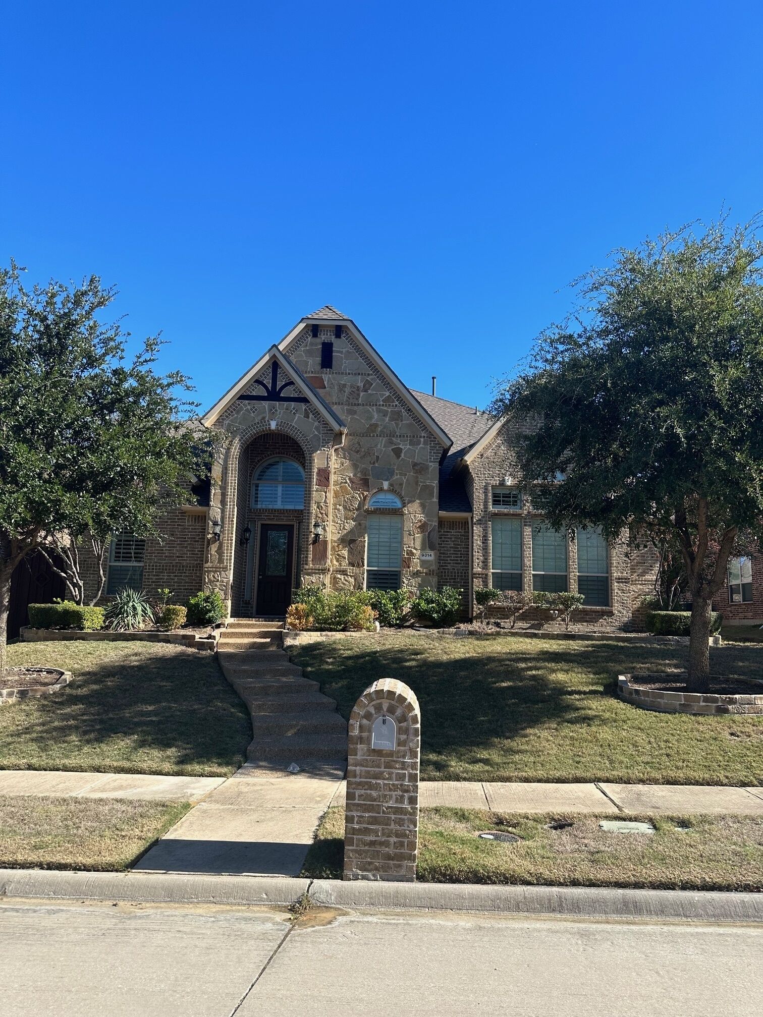 Family Fun in Frisco with Heated pool, Theater room, Game room, Office and more