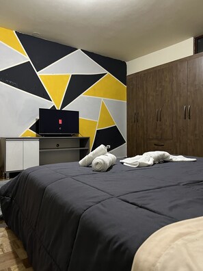 3 bedrooms, WiFi, bed sheets - Apartamento Vacacional Individual, por Días o Semanas a 4 Cuadras de la Basílica (Baños de Agua Santa)