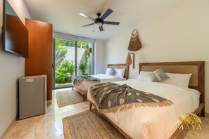 2 slaapkamers, verduisterende gordijnen, een strijkplank/strijkijzer