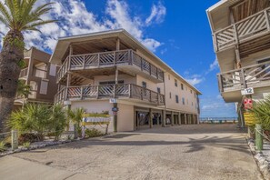 Exterior - Cypress & Sun on Gulf – Water Views, Beach Access, Fishing Dock & Coastal Comfort (Indian Rocks Beach)