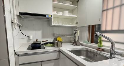 Warm and spacious Studio @Gangnam