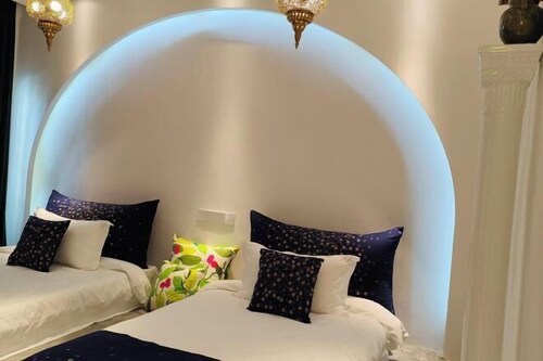 Silk Road Lodges