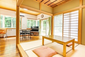 Basic House, 2 Bedrooms, Non Smoking, Balcony | Living area | 50-inch LCD TV with cable channels - Green Oasis Cottage Hakone Sengokuhara (Hakone)