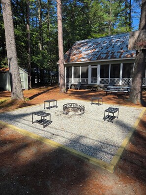 Terrace/patio - Relaxing NH Home near White Lake, Summer Activities, Event Venues (Tamworth)