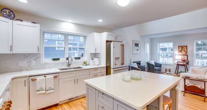 Airy West Cape May Cottage < 1 Mi to Beach!