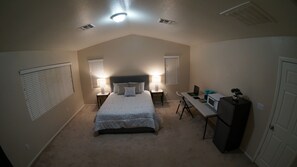 1 bedroom, WiFi, bed sheets - Spectacular Master Bedroom 15 Minutes to Las Vegas Strip (Las Vegas)