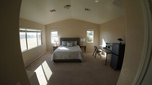1 bedroom, WiFi, bed sheets - Spectacular Master Bedroom 15 Minutes to Las Vegas Strip (Las Vegas)