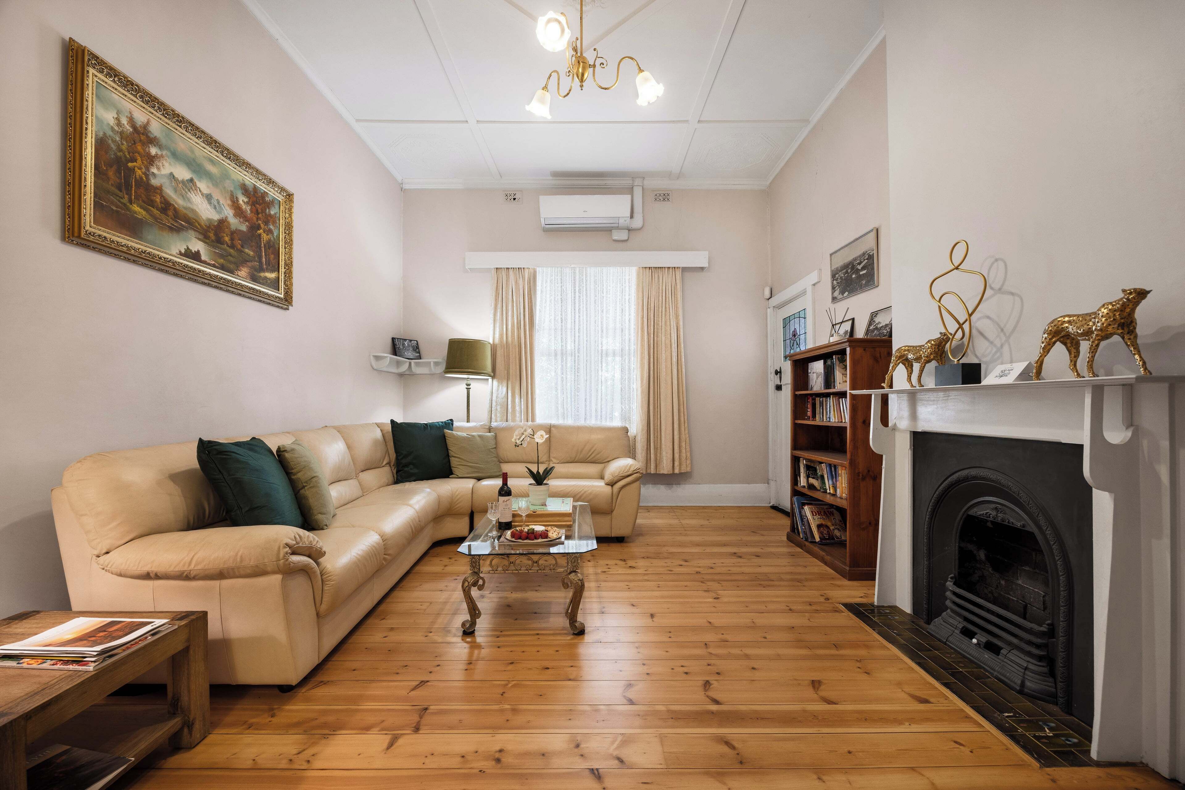 Smart TV, DVD player, books