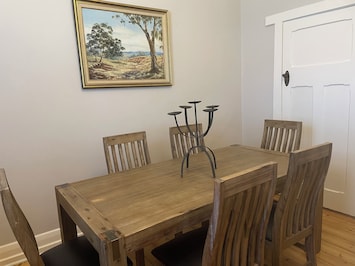 Spacious dining area to enjoy meals - breakfast etc with friends-family 🦋