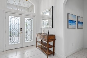 Interior - Large 4/5 bedroom private screened pool home on quiet street not overlooked (Davenport)