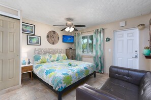 1 soverom, skrivebord, strykejern/-brett og wi-fi (inkludert)