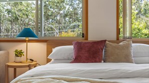 4 bedrooms, iron/ironing board, travel cot, free WiFi