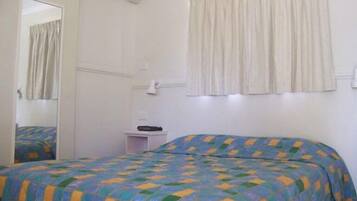 Deluxe Double Room | Desk, laptop workspace, iron/ironing board, free WiFi