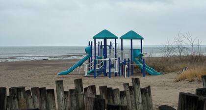 Huron Lake House Getaway at Old Homestead Beach = Beach & Chill