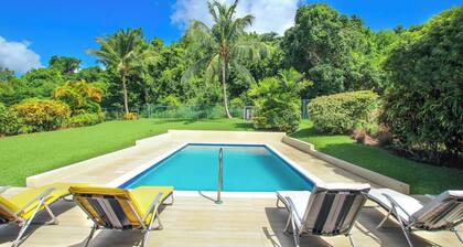 Large 4-bed Family Friendly Home with Pool Just 2 mins from Beach - Chindwin