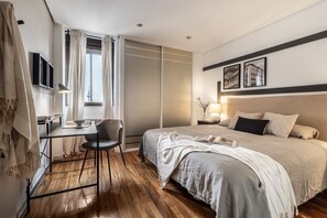 2 chambres, fer et planche à repasser, Wi-Fi, draps fournis