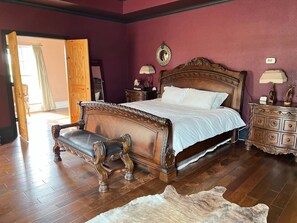 5 slaapkamers, een bureau, wifi, beddengoed