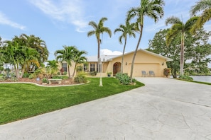 Exterior - Panoramic Water Views, Heated Saltwater Pool & Spa, Kayaks & Bikes- Villa Adena - Roelens Vacations (Cape Coral)
