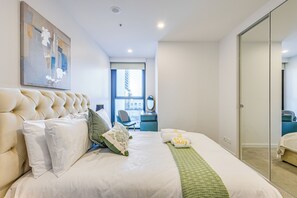 2 Schlafzimmer, Schreibtisch, Bügeleisen/Bügelbrett