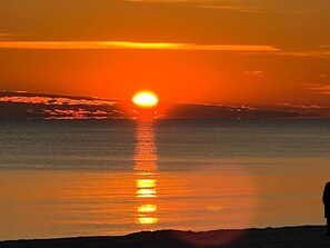 Beach - 1 BR Walk to Shops, pool & Restaurants, 5 min to Beautiful Beaches! Full Kitchen (Miramar Beach)
