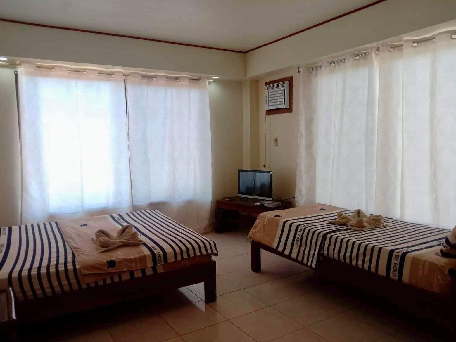 5 bedrooms, iron/ironing board, WiFi, bed sheets