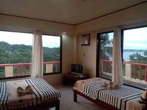 5 bedrooms, iron/ironing board, WiFi, bed sheets - 5 FAMILY BEDROOMS GUEST HOUSE @ BORACAY (Malay)