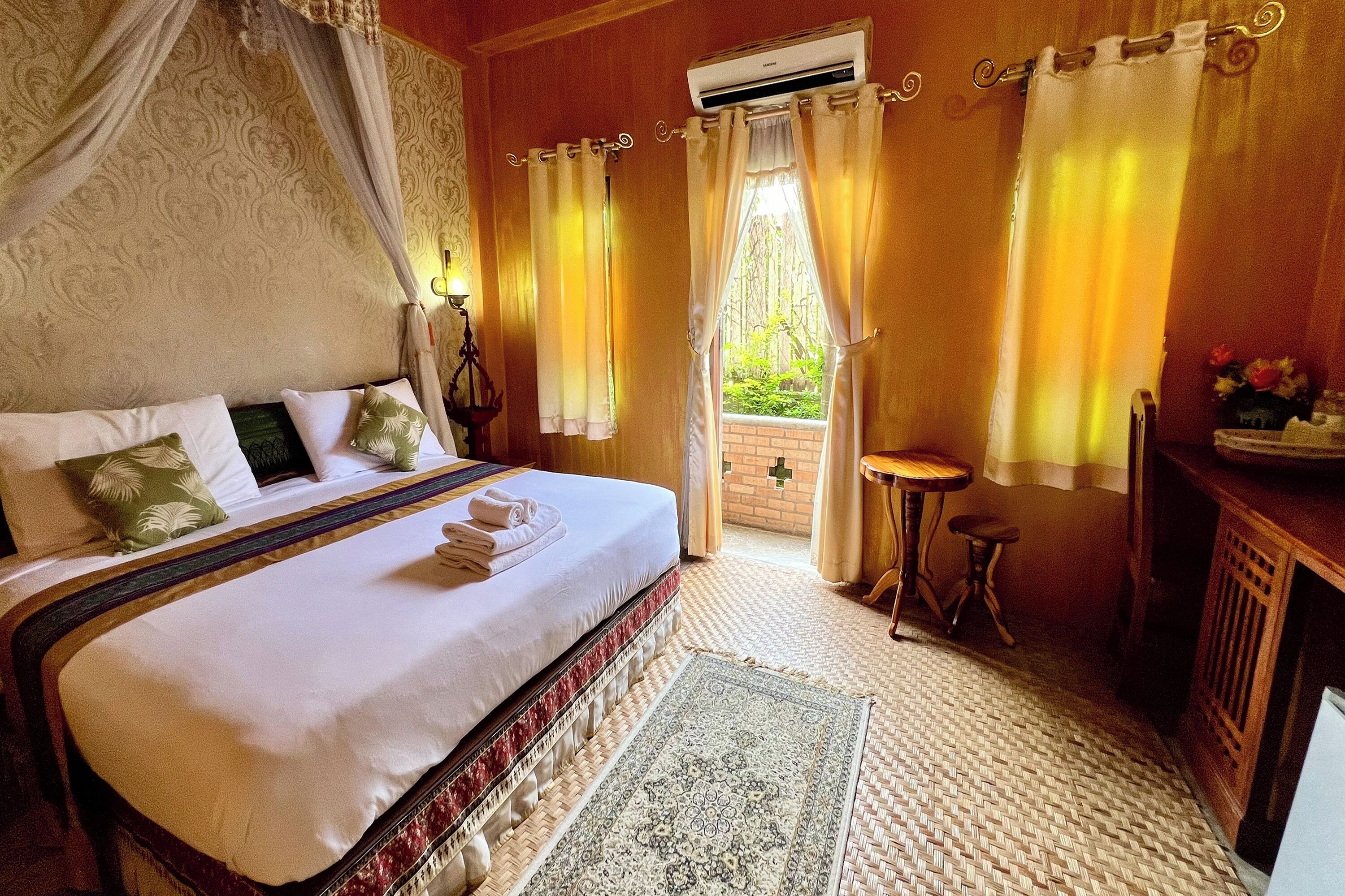 华丽双人房 | 特色装修、办公桌、免费 WiFi、床单