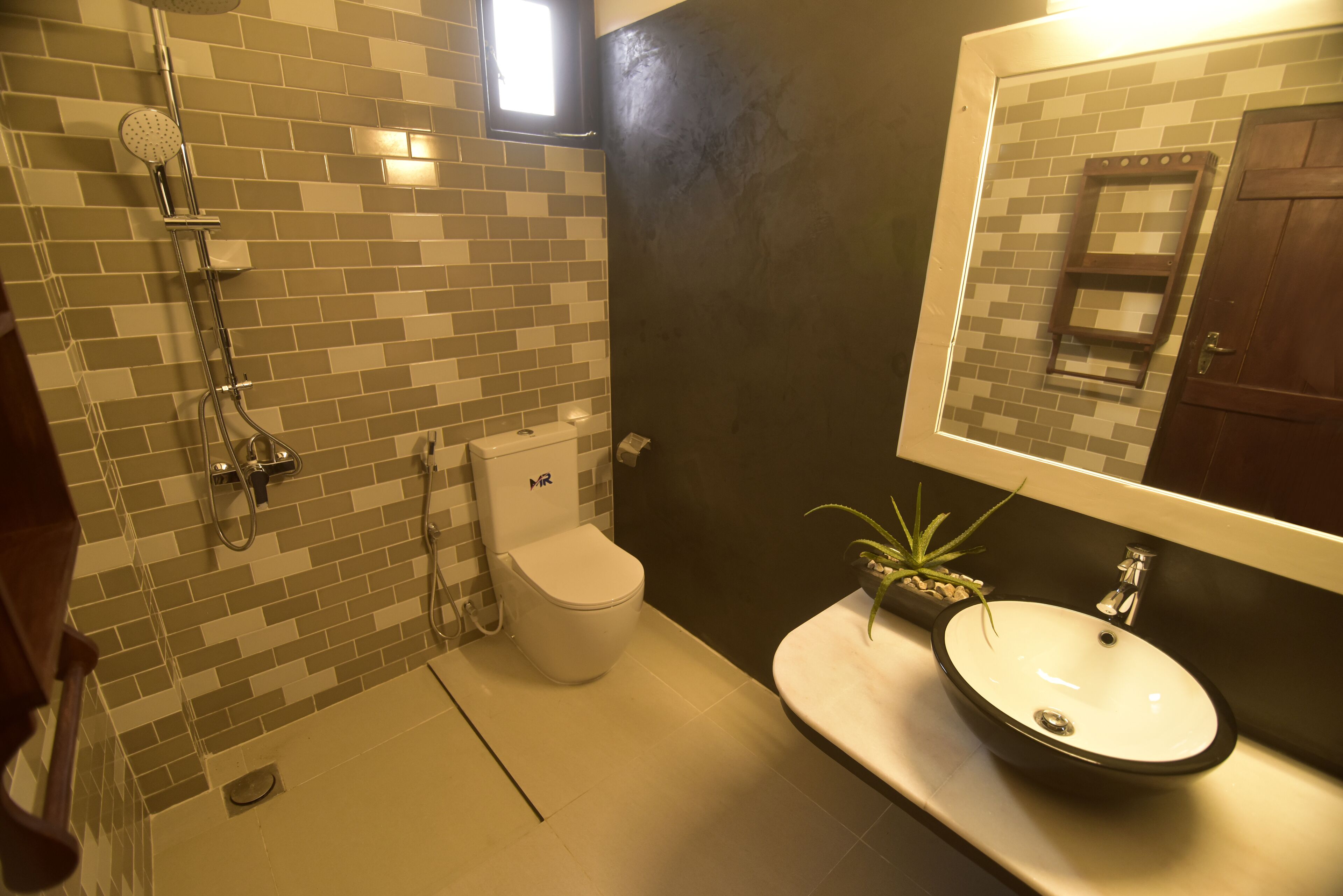 Phòng đôi Deluxe, 1 giường đôi, hút thuốc, quang cảnh eo biển | Phòng tắm