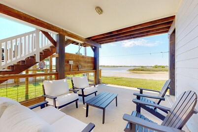 Golf Cart Access, Pet Friendly, Parking for 4