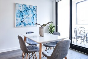 Deluxe Apartment | In-room dining - Mega Style Apartments - The Marc (St Kilda)