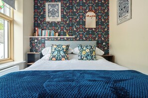 2 chambres, fer et planche à repasser, Wi-Fi, draps fournis