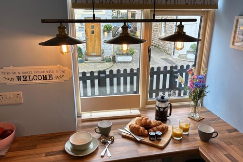 Historical Village Cottage -  Pet Friendly