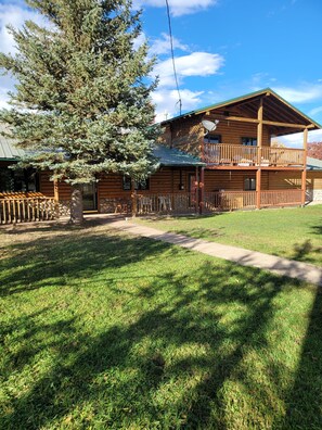 Front of property - Grandote Lodge (La Veta)