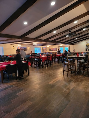 Restaurant - Grandote Lodge (La Veta)