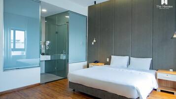 Superior Double Room, 1 King Bed | Desk, soundproofing, free WiFi