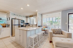 Fridge, microwave, oven, stovetop - 2nd-floor condo with beach access, pool, tennis courts, & on-site laundry (Destin)