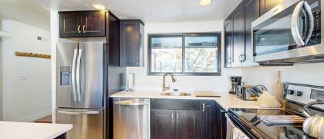 Fridge, microwave, oven, stovetop