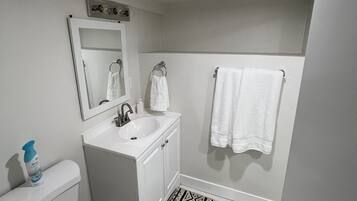 Dusch, hÄrtork, handdukar och tvÄl