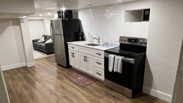 KylskÄp, mikrovÄgsugn, ugn och spishÀll