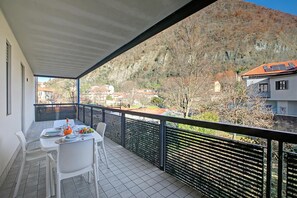 Family Apartment, Multiple Bedrooms, 2 Bathrooms (Magnolia - New Apartment Laveno) | Outdoor dining - Magnolia - New Apartment Laveno Center (Laveno Mombello)