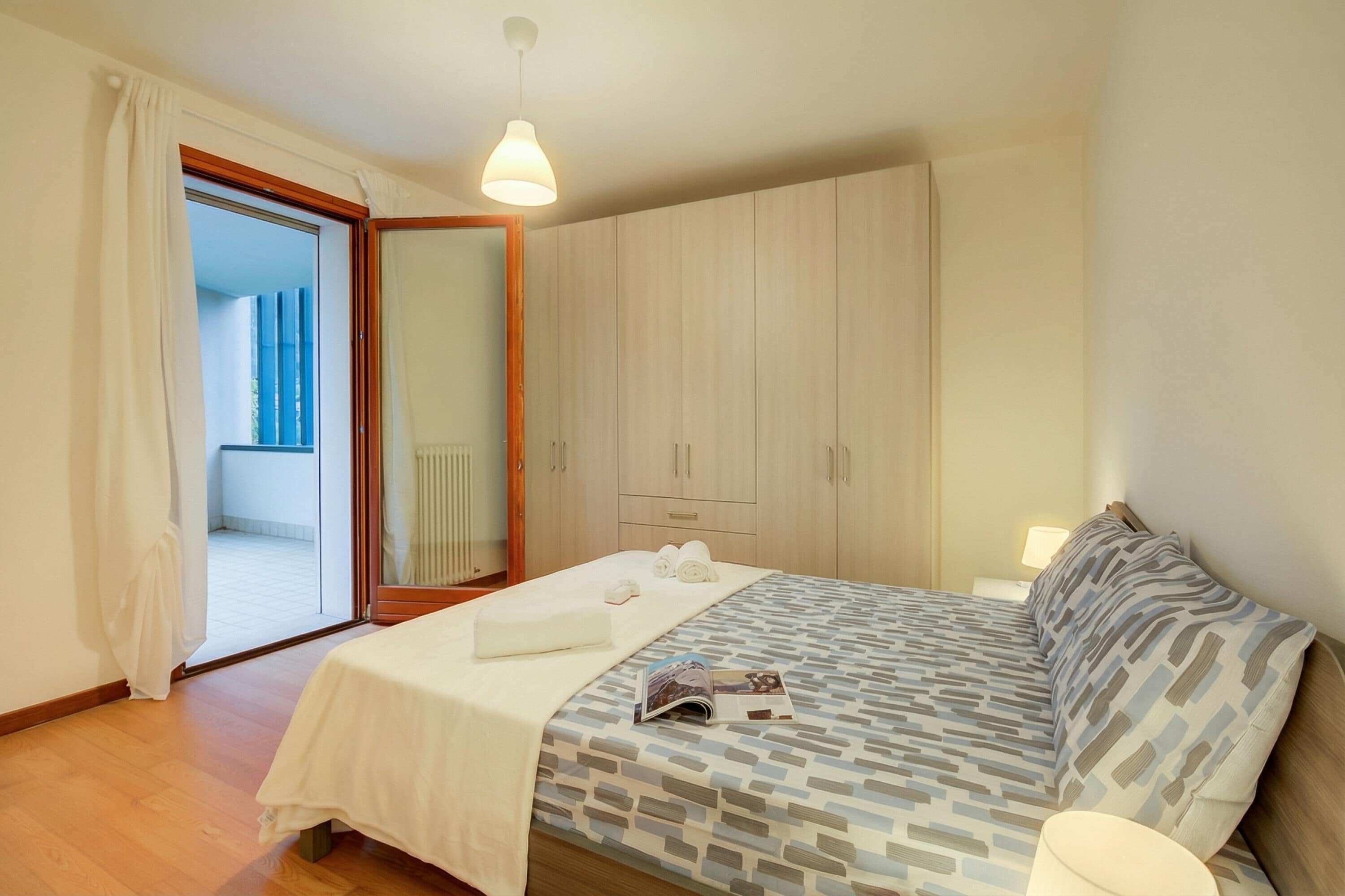2 bedrooms, in-room safe, laptop workspace, iron/ironing board