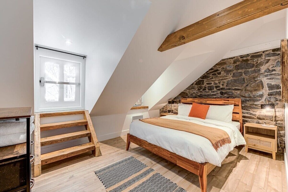 Gorgeous 3 Bedroom 2-floor Old Quebec Townhouse - Québec City | Vrbo