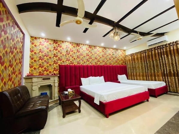 Triple Room - Red Lagoon Guest House (Islamabad)