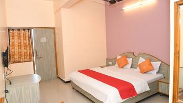 Deluxe Double Room | Soundproofing, free WiFi, bed sheets