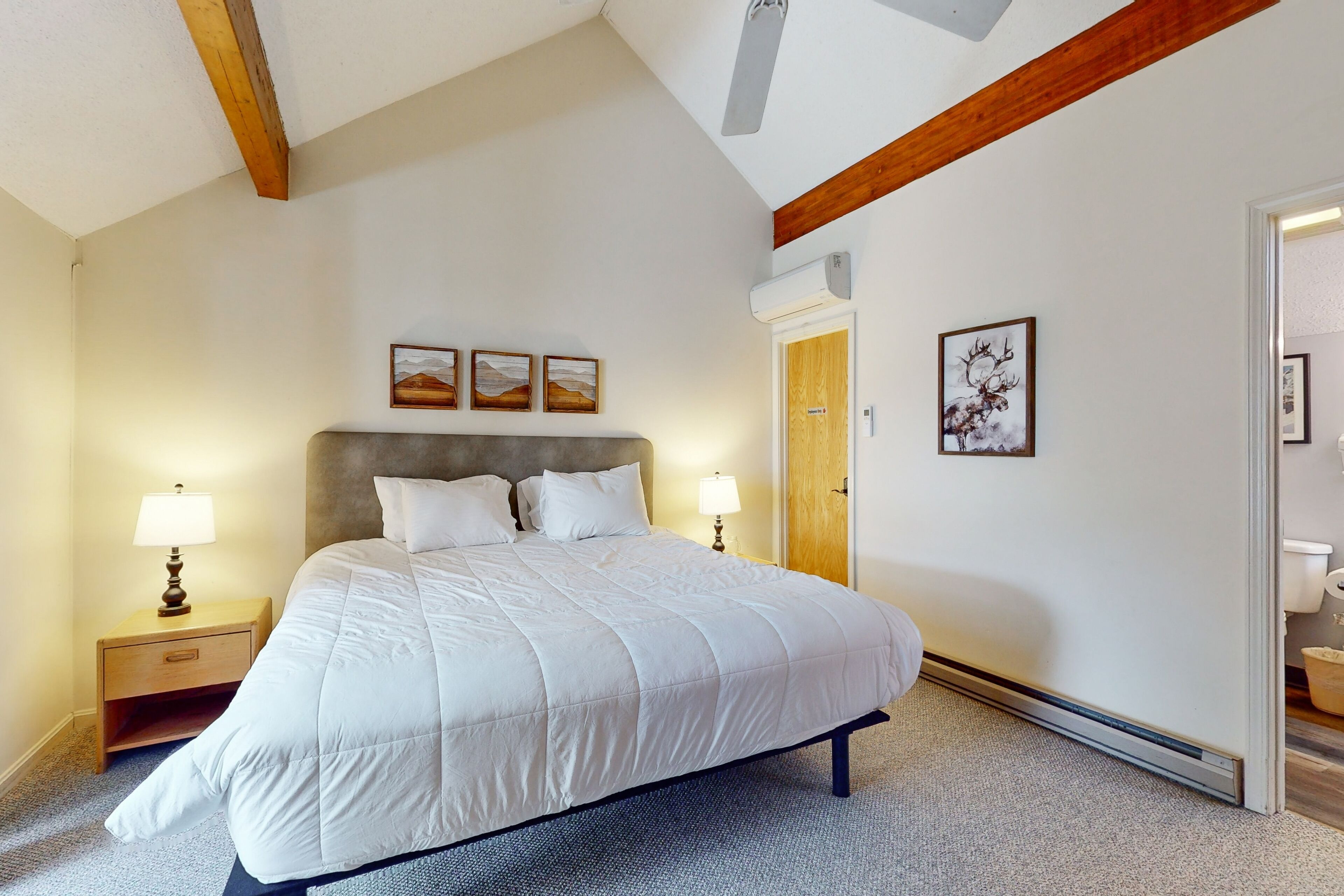 2 bedrooms, internet, bed sheets